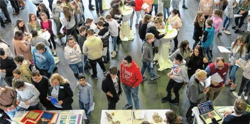 Großer Andrang herrschte beim Businesstag an der Pauline-Thoma-Mittelschule.Fotos Baumann