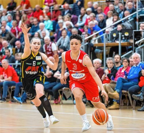 Haiden Palmer war hier von der gegnerischen Spielerin nicht zu stoppen.Foto Brei