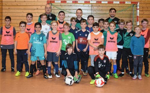 Helden Rosenheims: Die neun- und zehnjährigen Fußballer des Sportbunds Rosenheim. Foto Hoffmann