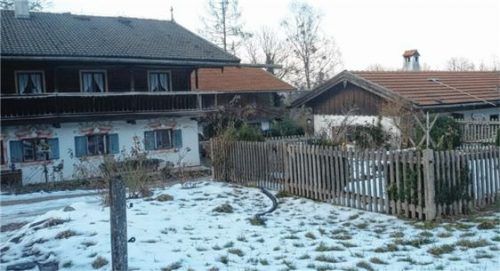 Hummelhausen besteht nur aus wenigen Häusern. Foto  Höfer