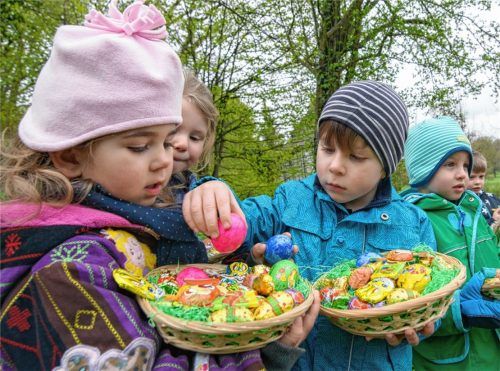 Kinder lieben das Eiersuchen – auch wenn das keinen religiösen Bezug zum Osterfest hat.Foto dpa
