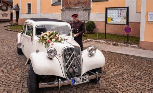 Mit der „Gangster-Limousine“ zur Hochzeit