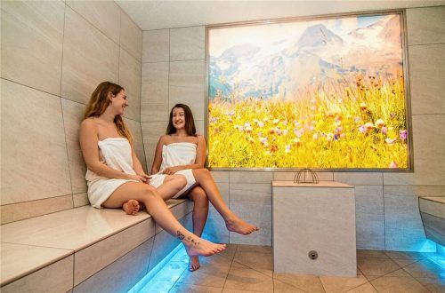 Neu ist das Dampfbad.