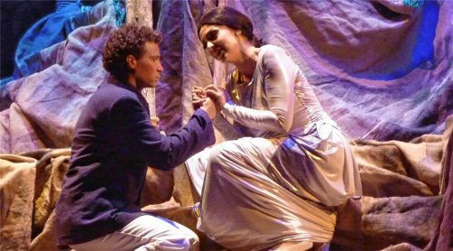 Oreste Cosimo als Nadir und Renata Vari als Leila: Ein aufregendes Liebespaar trotz aller Entschleunigung der Perlenfischer.Foto gär