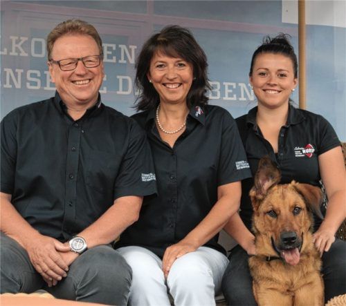 Peter und Claudia Huber mit Tochter Simone (von links). Fotos ca