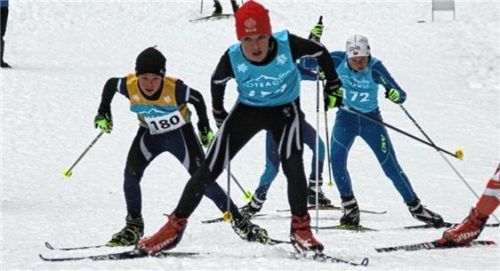 Sie sorgten in der S13 für ein dramatisches Finale: Marinus Zenz (Mitte, vorne), Nikolaus Egger (rechts) und Korbinian Fagerer (Nummer 180).