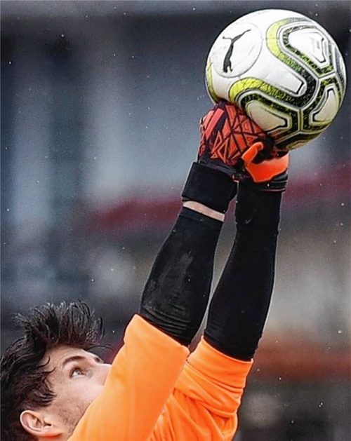 Torhüter Rainer Hausner musste seine erste Punktspielniederlage mit 1860 Rosenheim hinnehmen.