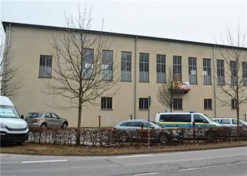 Völlig unscheinbar: In diesem Haus in Pang finden die Polizei-Einsatztrainings statt.Fotos  huber