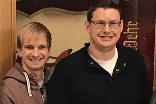 Von der Versammlung neu gewählt: Kommandant Wolfgang Stangl (rechts) und sein Stellvertreter Tobias Hofer.Foto re