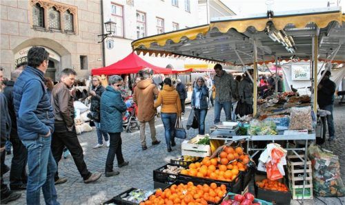 Zahlreiche Fieranten bieten von 9 bis 18 Uhr ihre Waren an.