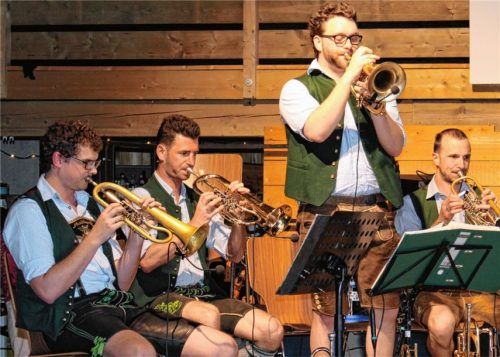 Ein voller Erfolg war der Stadlbrass vor drei Jahren in Aschau mit Bands wie „Holzfrei Böhmische“. Zum zweiten Mal musste der Termin nun verschoben werden. Foto Kirsch