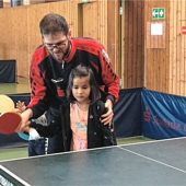 Tischtennisball erstmals berührt