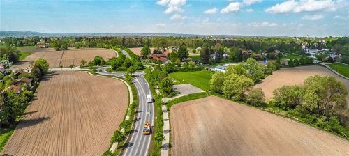 Am Pullacher Kreisel wird das neue Feuerwehrhaus Pullach entstehen, gegenüber dem jetzigen Standort. Foto  Buhleier