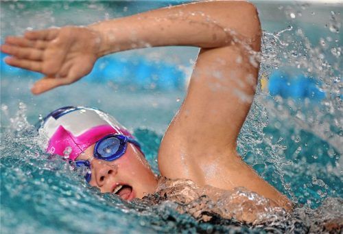 Annika Gebert vom TSV 1860 Rosenheim stellte in Altötting drei neue persönliche Bestmarken auf.Foto Bachun