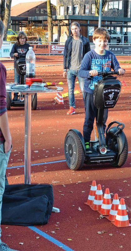 Auch das Fahren mit dem Segway kann man ausprobieren.