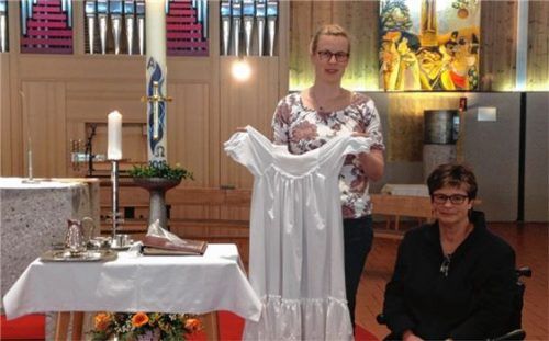 Barbara Doms und Cornelia Ketterl brachten die Taufe näher. Foto re
