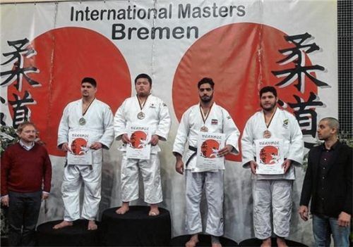 Daniel Messelberger (2. von links) wurde in Bremen Zweiter.