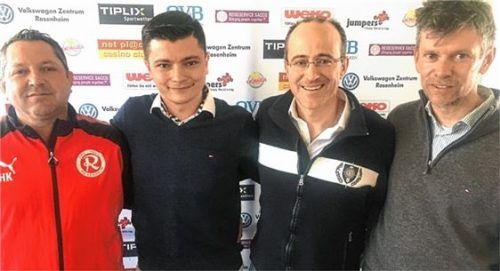 Der 1860-Vorstand mit dem neuen Trainer: Von links sportlicher Leiter Hans Kroneck, der neue Coach Ognjen Zaric und die Abteilungsleiter Sandro Sacco und Franz Höhensteiger.