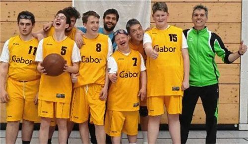 Die Basketballer mit Handicap vom SB/DJK Rosenheim waren zu Gast bei der SG Finneck Sömmerda und holten Silber.