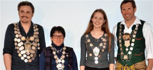 Die „Edelweiß“-Könige: Thomas Dangl (Allgemeine Klasse), Maria Spiel (Aufgelegt), Lorena Grohmann (Jugend), Pistolenschütze Thomas Adlmaier (von links).Foto Niessen