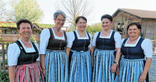 Die noch aktiven Gründungsmitglieder (von links) Christa Bonnetsmüller, Annemarie Huber, Marianne Kurz, Brigitte Wagner, Annemarie Ettenhuber. Fotos bjn