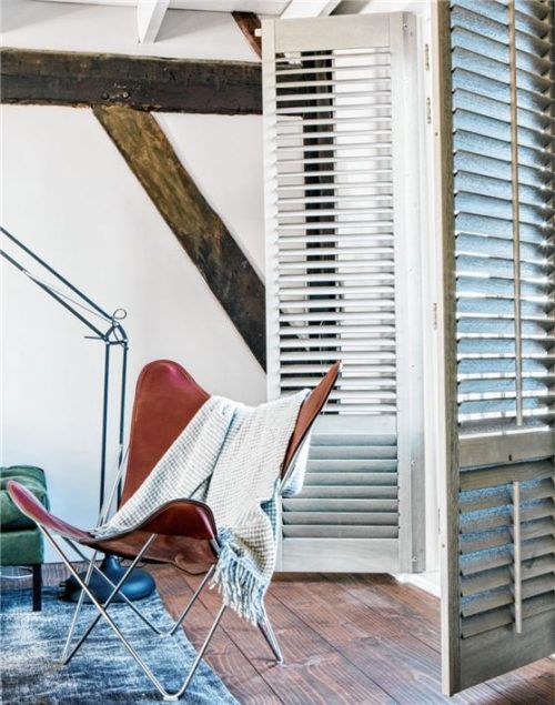 Die Scharniere sind in die Seitenpfosten der Rahmen eingelassen und somit nahezu unsichtbar, was die Optik der Shutter zusätzlich aufwertet. Foto epr/JASNO