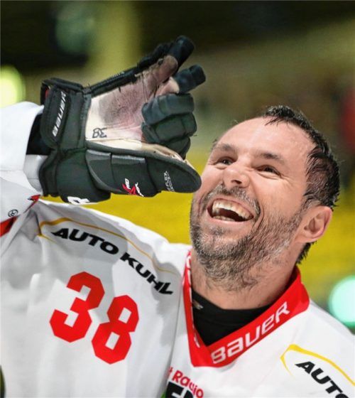 Dusan Frosch will nächste Saison viele Siege mit den Starbulls-Fans bejubeln. Fotos  Storch