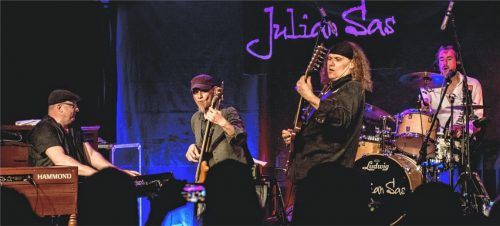 Energiegeladener Auftritt von Julian Sas beim Blues-Festival in Rimsting