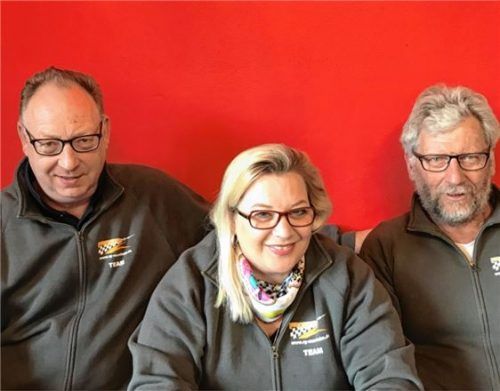 Erstmals steht eine Frau an der Spitze der Rallye-Gemeinschaft Rosenheim (von links): Sepp Bierwirth ( Schatzmeister), Sabine Schlemmer (Erster Vorstand), Sepp Weber (Zweiter Vorstand).Foto re