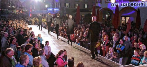 Frequenzbringer sind viele vom City-Management mit Partnern organisierte Veranstaltungen wie Modenschauen in der Innenstadt. Foto Rumberger