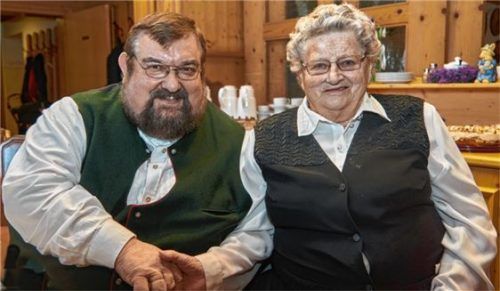 Glückwünsche fürs Geburtstagskind Elisabeth Fortner überbrachte auch Pruttings Bürgermeister Hans Loy.Foto niessen
