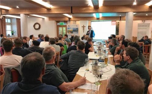 Gut besucht: Veranstaltung rund um die Frage, was nach dem Wegfall der gesicherten EEG-Vergütung 2021 für die Biogasanlagenbetreiber kommt. Foto re