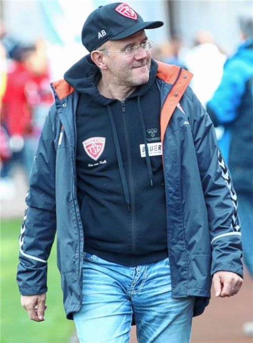 Ist guter Dinge, dass es heute mit drei Punkten klappt: Buchbachs Trainer Anton Bobenstetter.Foto Buchholz