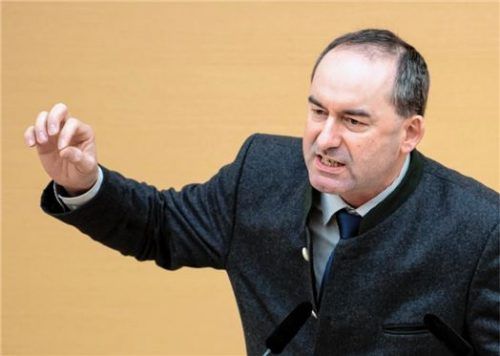 Landesvorsitzender Hubert Aiwanger soll nach dem Wunsch seiner Parteifreundin „weitere interne Schmut- zeleien“ im Wahlkampf vermeiden helfen.