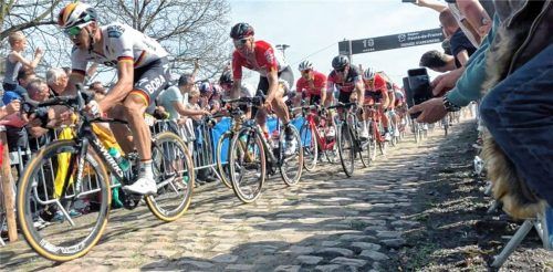Mit Samerberger Unterstützung: Peter Sagan holt den „Pflasterstein“ nach Raubling