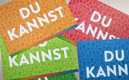Nicht man kann, sondern jeder kann: „Du kannst... die Welt retten“, heißt es unter anderem auf den eigens gestalteten Imagekarten zum ersten Kolbermoorer Erlebnistag „Energiewende und Nachhaltigkeit“.Foto ge