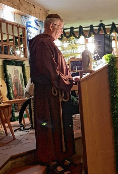 Pater Kreitlmeier hielt zum 25. und letzten Mal die Fastenpredigt in Oberaudorf.Foto re