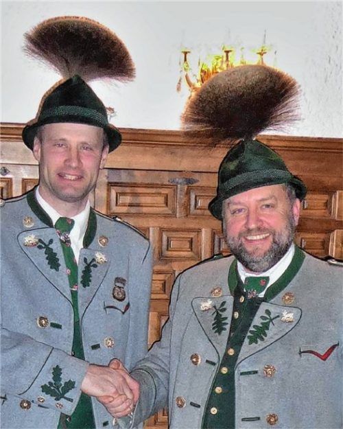 Peter Sattlberger (links) übernimmt das Amt des Vorsitzenden von Fred Wiesholzer.Foto Hötzelsperger