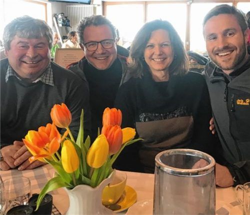 Politischer Erfahrungsaustausch am Sudelfeld: Egid Stadler, Geschäftsführer der Bergbahnen Sudelfeld GmbH&Co. KG, der Landtagsabgeordnete Klaus Stöttner, Staatsministerin Ilse Aigner und Daniel Artmann, Bezirksvorsitzender der Jungen Union in Oberbayern (von links). Foto re