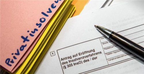 Privatinsolvenz: Für viele Menschen eine persönliche Tragödie. Doch es gibt Wege aus der Schuldenfalle. Fotos Schlecker/DPA