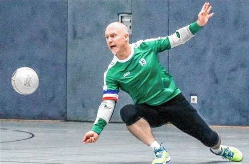 Rosenheims kampfstarker Spielführer Peter Feist wurde bei der DM auf der Mittelmannposition stark gefordert.Foto Dulk