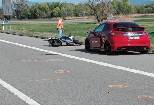 Schwerer Motorradunfall sorgt für langen Stau