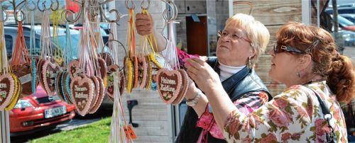 Süße Leckereien und deftige Schmankerl runden das Angebot am Sonntagsmarkt ab.