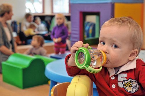 1583 Kinder, die jünger als drei Jahre sind, waren zum Stichtag am 1. Januar 2017 im Landkreis Rosenheim in Betreuungseinrichtungen untergebracht.Foto dpa