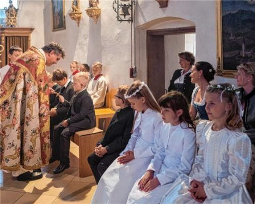 17 Kinder feierten Erstkommunion