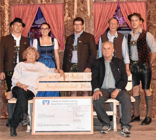 Bankerl versteigert: 1220 Euro für guten Zweck