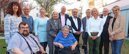 Bei der Mitgliederversammlung dabei waren (von links nach rechts): In der hinteren Reihe: Christine Mayer, Jakob Brummer, Claudia Lotz, Christine Spiegelberger, erster Vorsitzender Sebastian Spiegelberger, stellvertretender Vorsitzender Burghard Feindor, Johann Kofler, Irmi Hutter, Klaus Dobler und Micaela Werndl; vorne: der stellvertretende Vorsitzende Hans Loy und die Schatzmeisterin Herta Schmiedel.Foto re