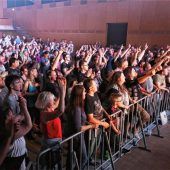 „Bonfire“ brachten den Stadtsaal zum Brennen