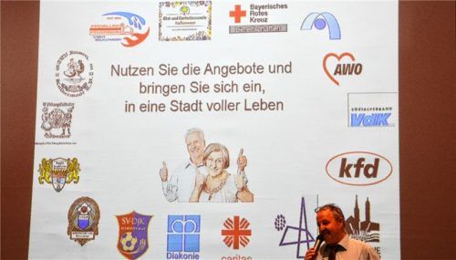 Bürgermeister Peter Kloo hatte für die Zuhörer eine Vielzahl von Informationen bereit.
