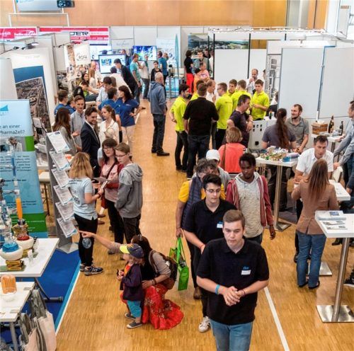 Buntes Treiben auf der IHKJobfit!Foto Tobias Hase